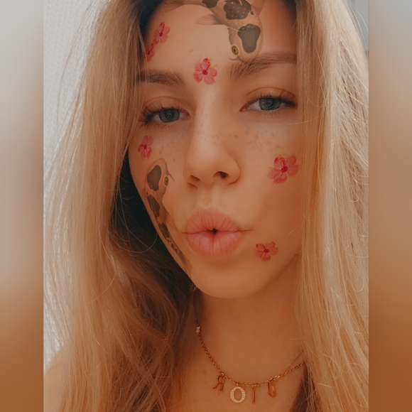 Meet your Posher, Melani - Picture 1 of 2